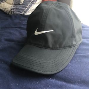 Featherlight sport hat